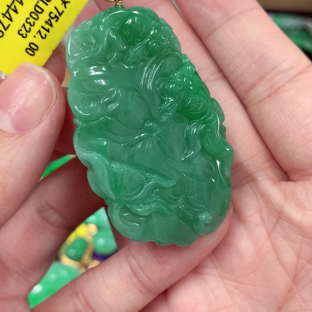 颈饰18K金镶嵌翡翠