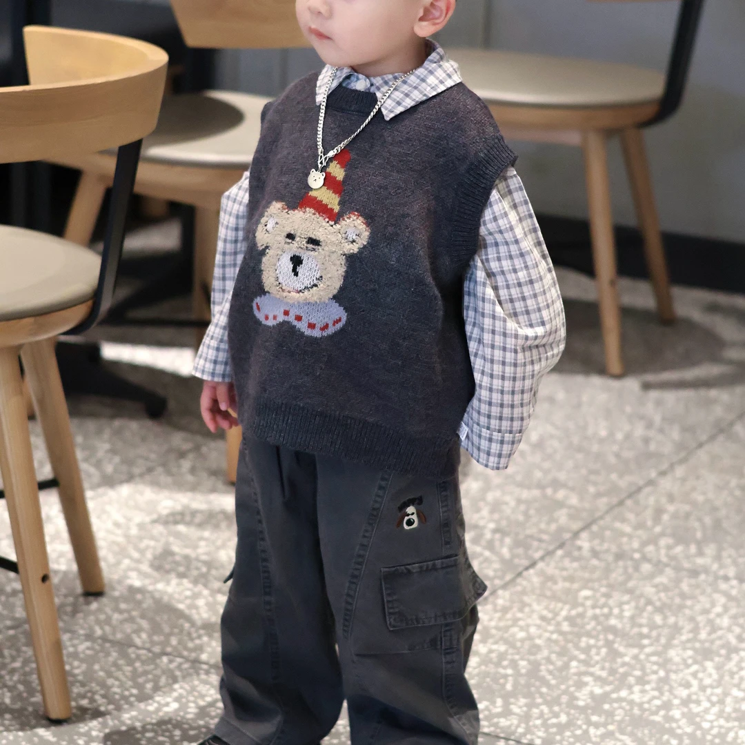 男日韩春秋男童通用常规马甲开衫牛仔卡通秋冬毛衣套秋季小童套装