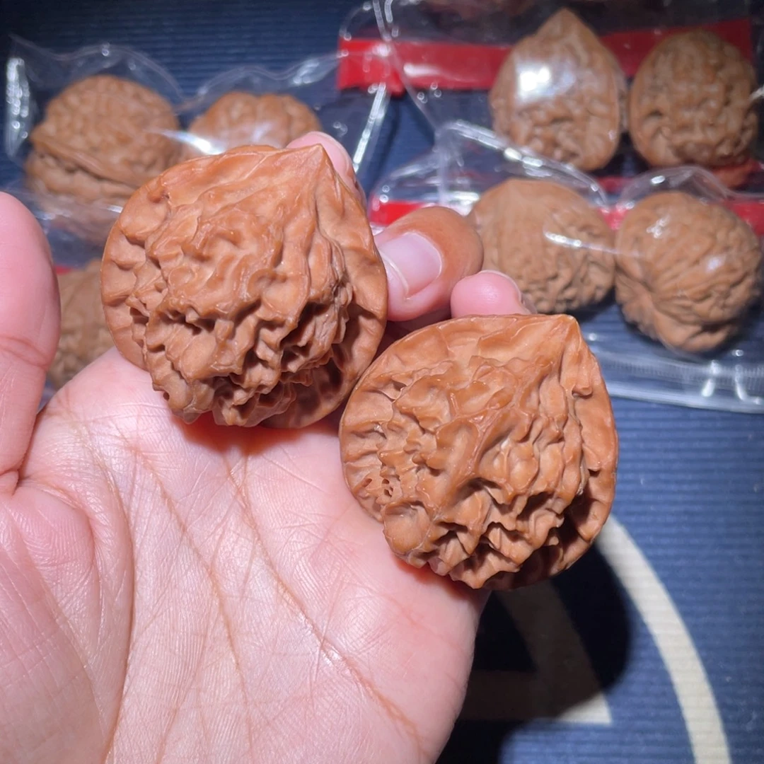 文玩核桃吊坠全品龙麟42+