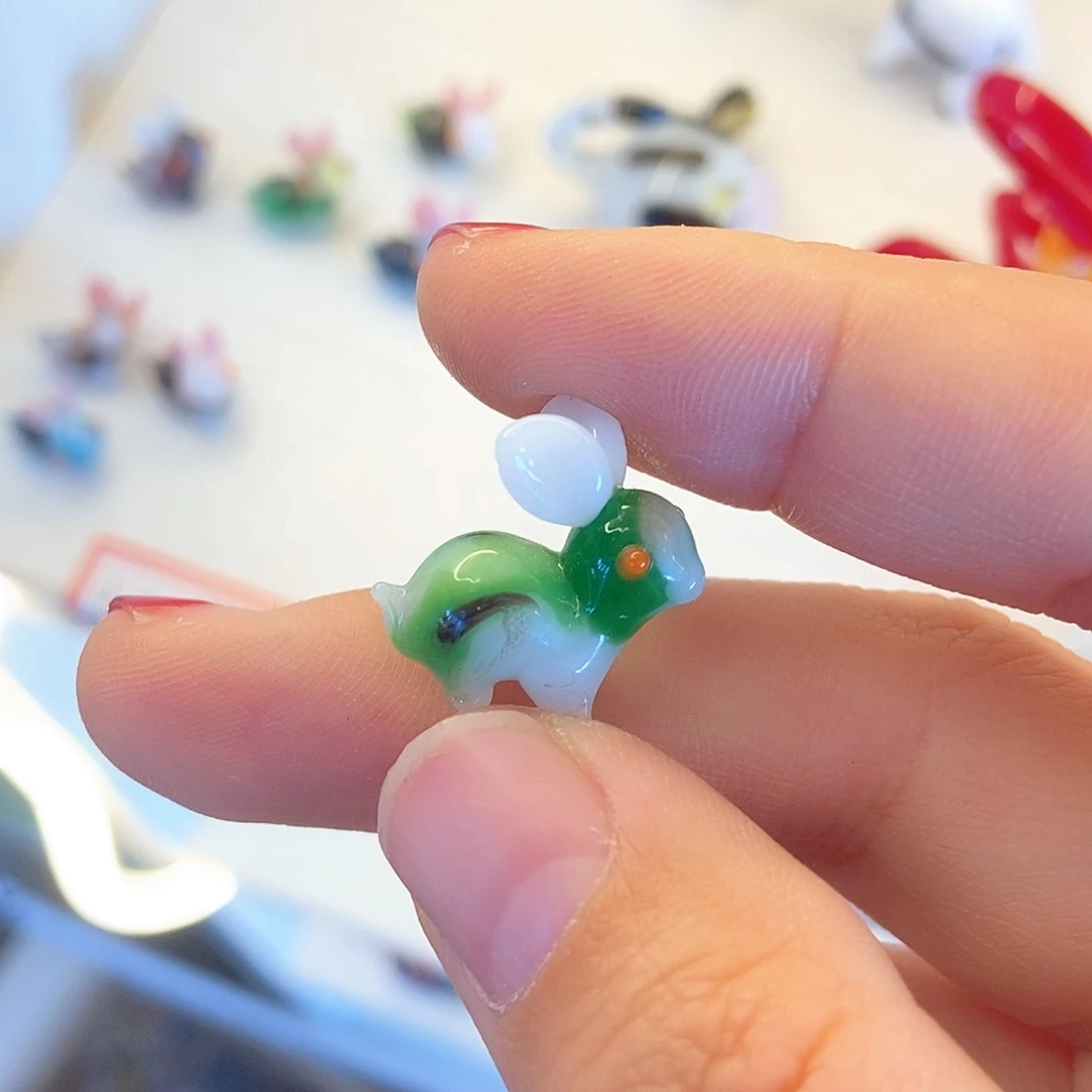 琉璃手工艺品?*食兔子