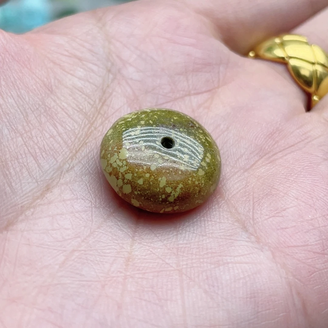南红玛瑙未镶嵌珠宝奇石