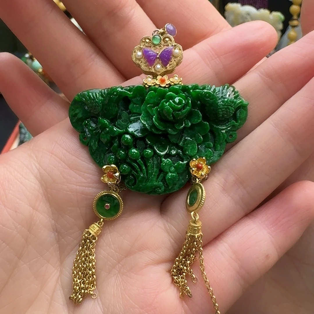 翡翠未镶嵌吊坠(赠链)全绿 绝绝子