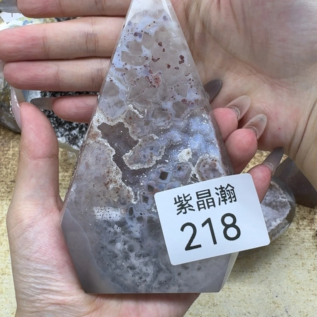 玛瑙/玉髓未镶嵌珠宝奇石
