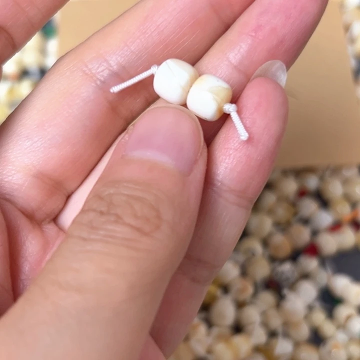 裸石蜜蜡未镶嵌7.4mm一对