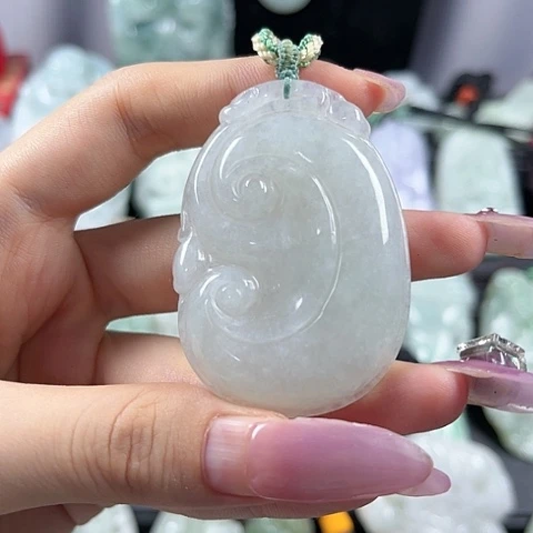 【闪购商品】翡翠未镶嵌颈饰如意