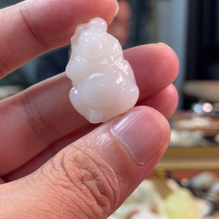 颈饰未镶嵌和田玉（糖玉）