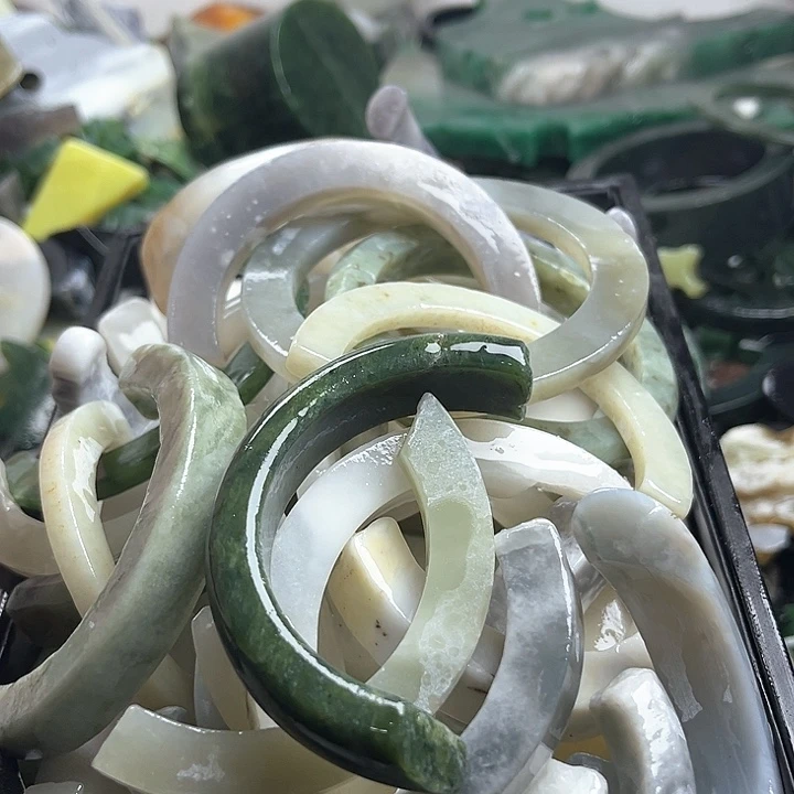 和田玉（糖玉）和田玉边角料9K金镶嵌水****冰