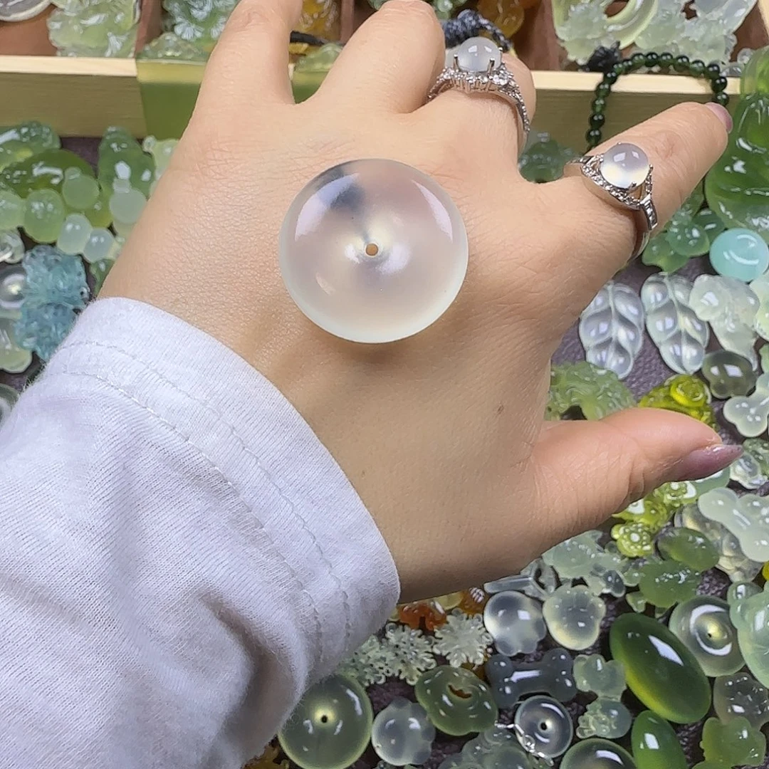 蛇纹石玉未镶嵌岫玉吊坠