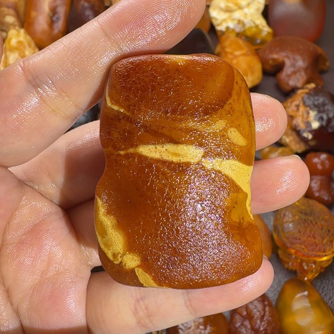 定制琥珀未镶嵌花蜡原石