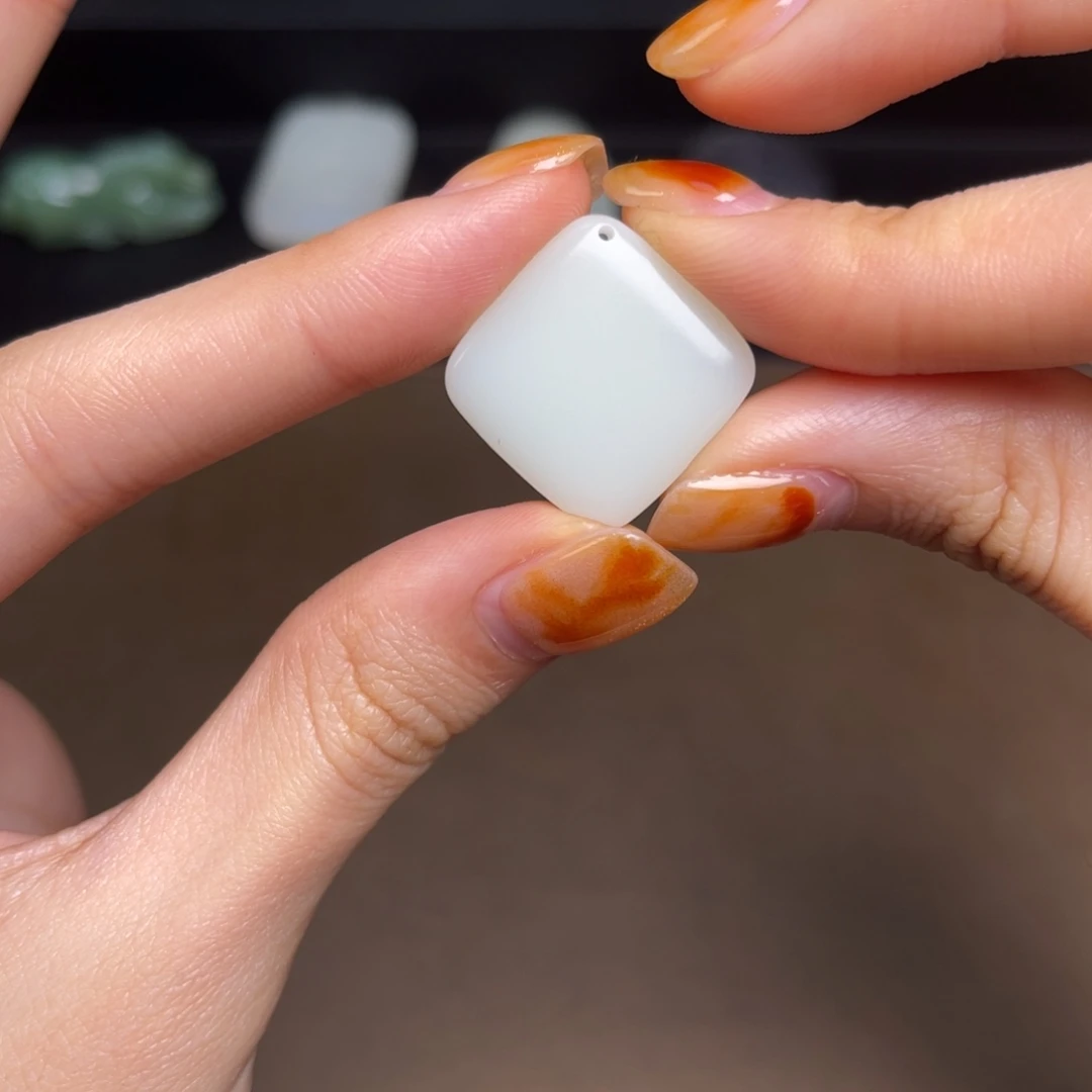 和田玉颈饰未镶嵌999