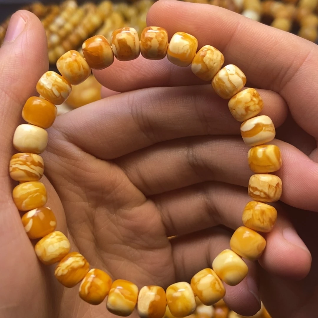 蜜蜡未镶嵌珠宝奇石