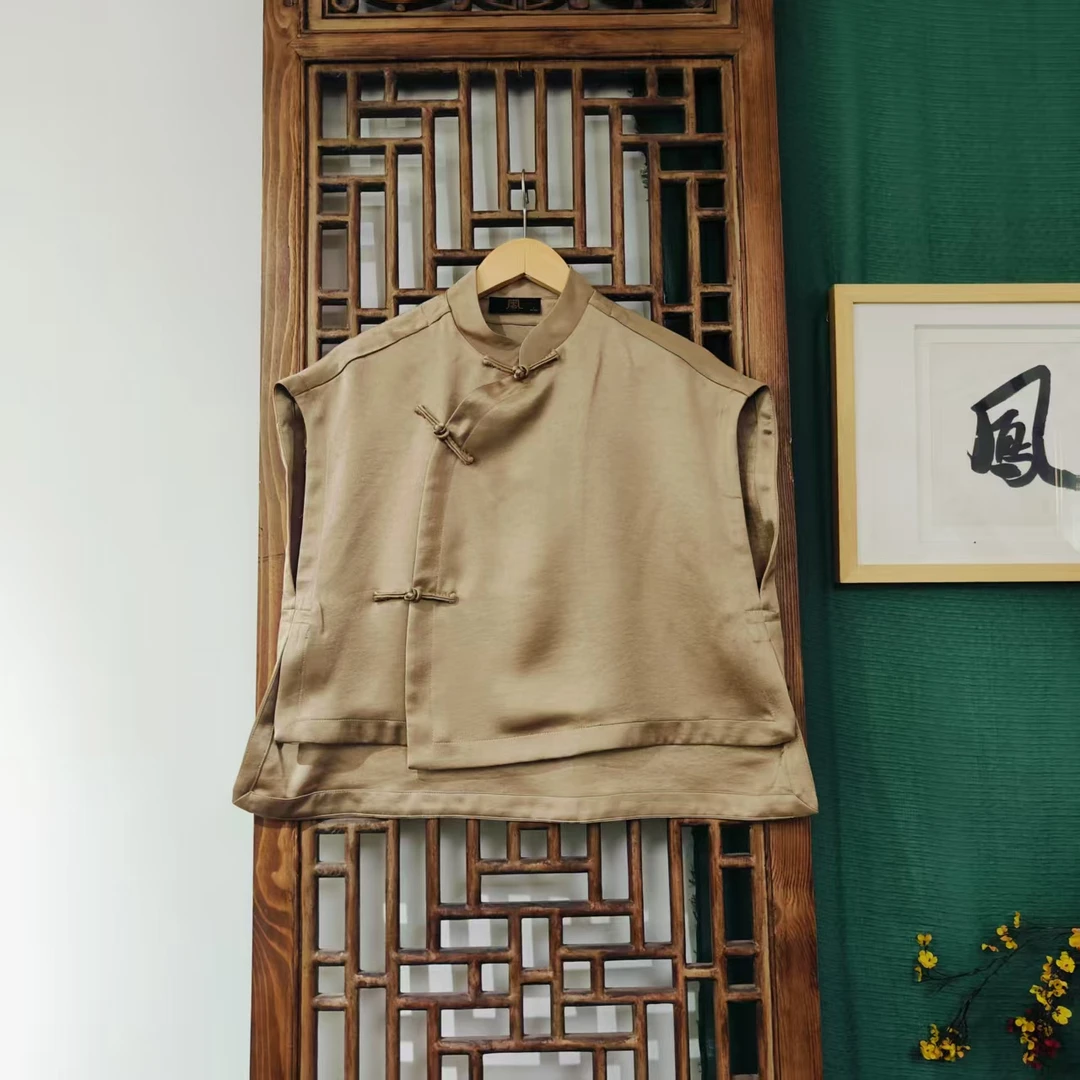 凤徕兮私人定制奶咖色光板斜襟盘扣无袖短上衣（LS597-6）