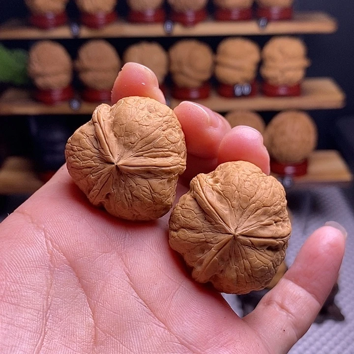 文玩核桃吊坠三棱萌萌包39