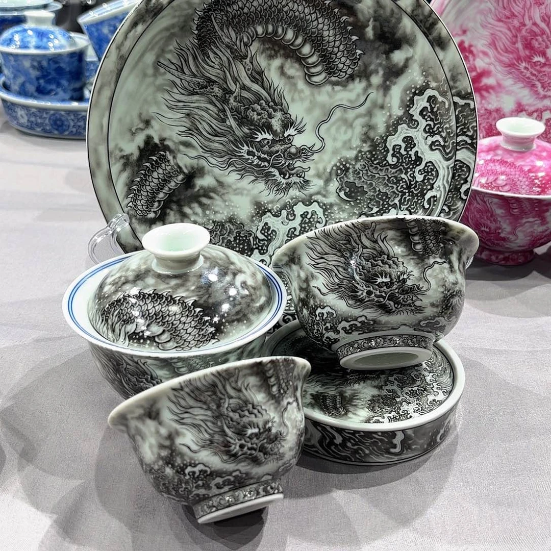 瓷片景德镇瓷器精品陈列