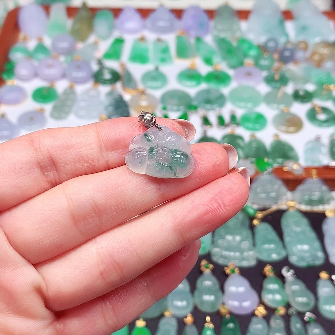 翡翠颈饰18K金镶嵌天然翡翠A货