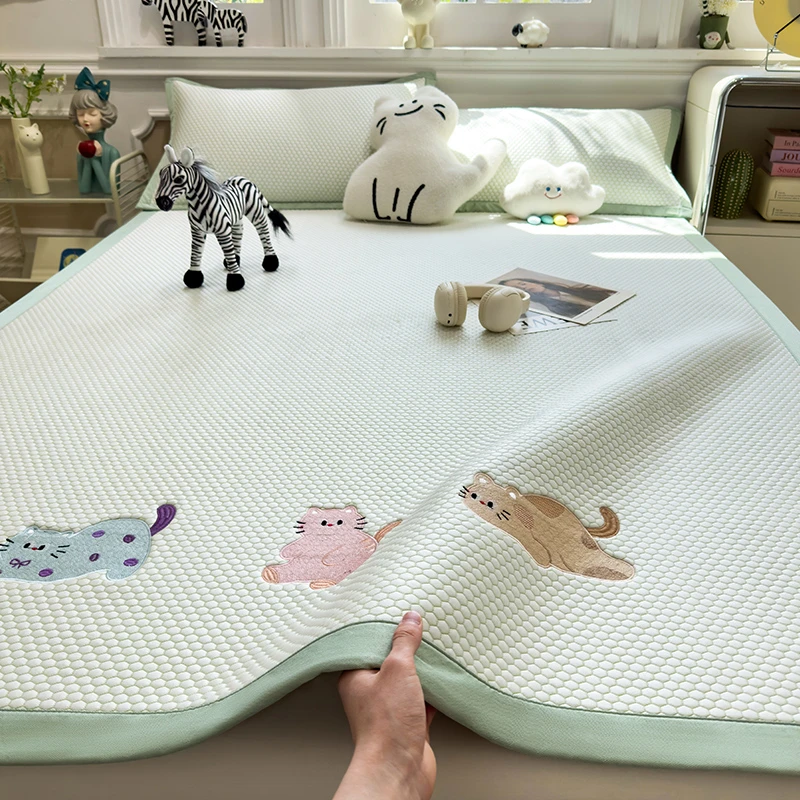 夏天冰豆豆刺绣凉席新款夏季学生宿舍单双人可机洗冰丝空调软席子