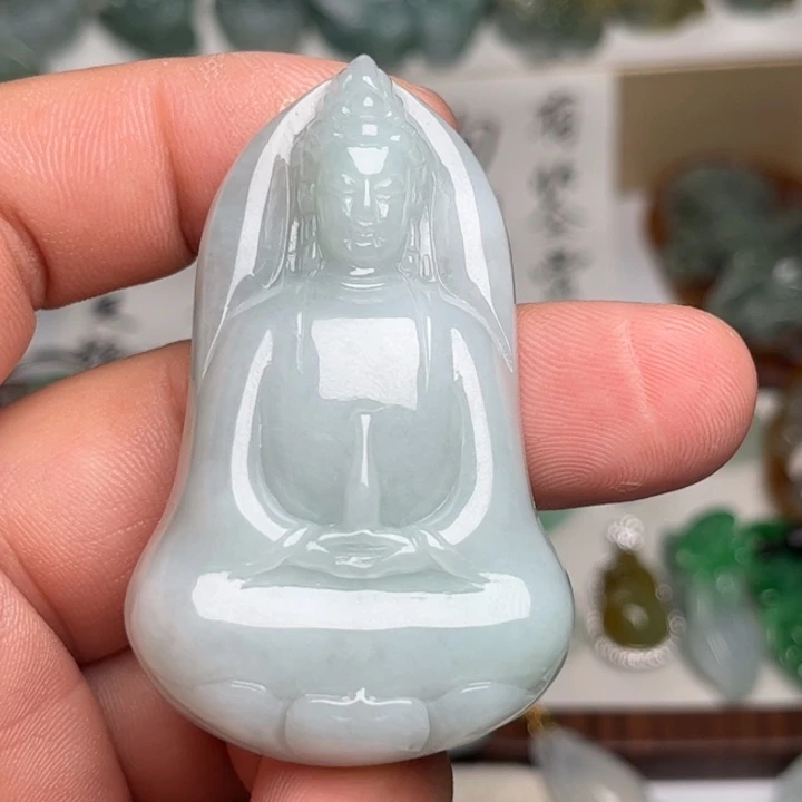 翡翠未镶嵌颈饰素衣观音