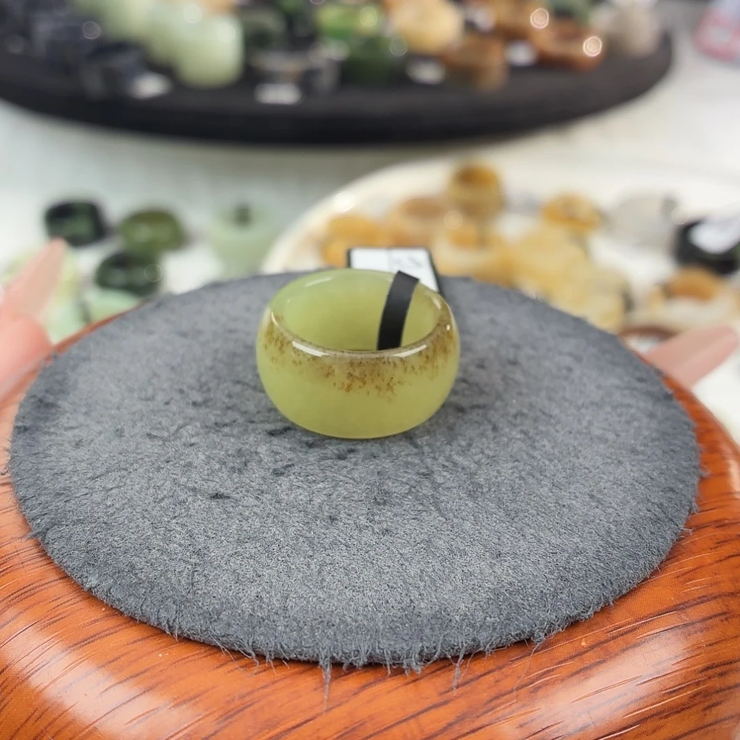 和田玉未镶嵌戒指b67黄飘花轮胎17