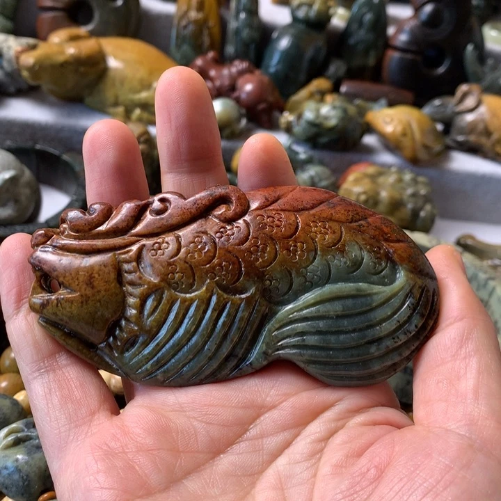 未镶嵌岫岩河磨玉（透闪石质玉）把件