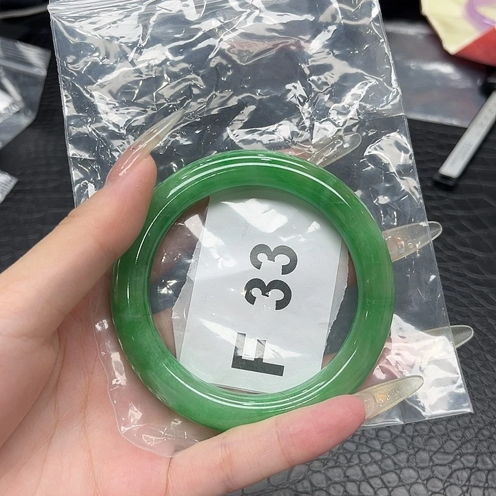 翡翠手镯未镶嵌默认微瑕