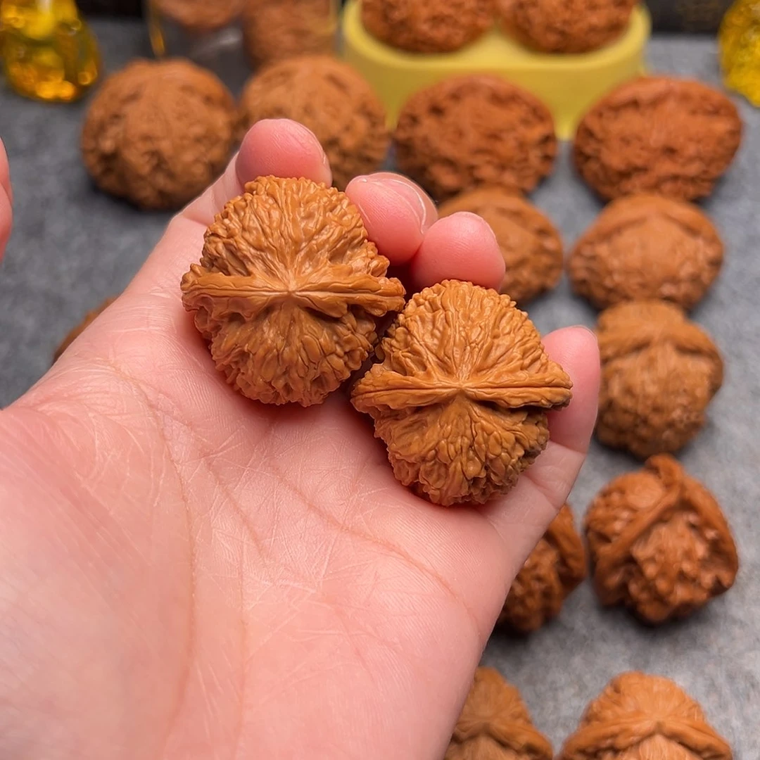 文玩核桃把件精品白狮子35