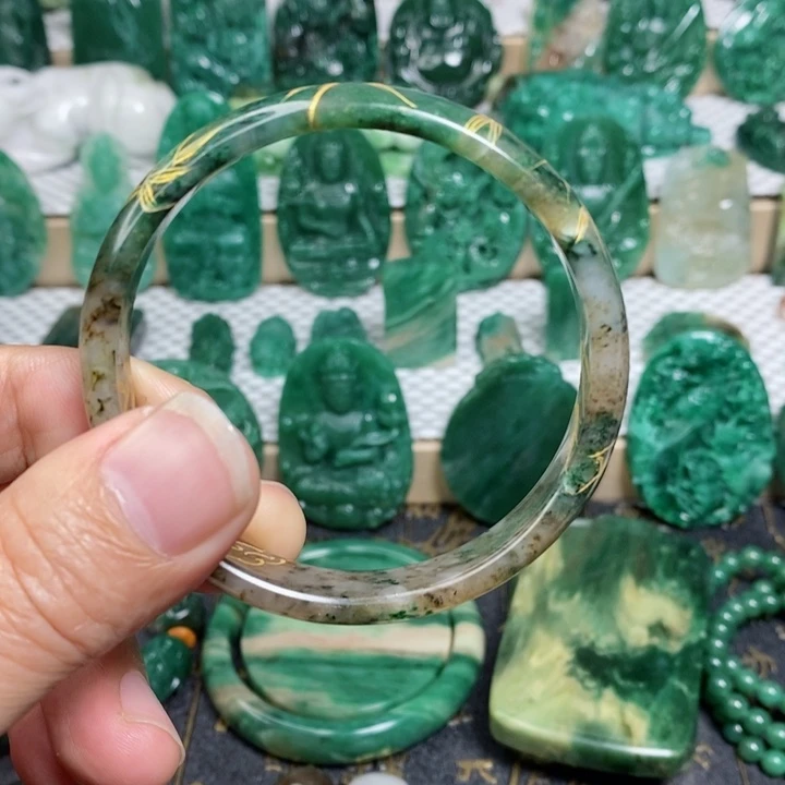 未镶嵌独山玉手镯