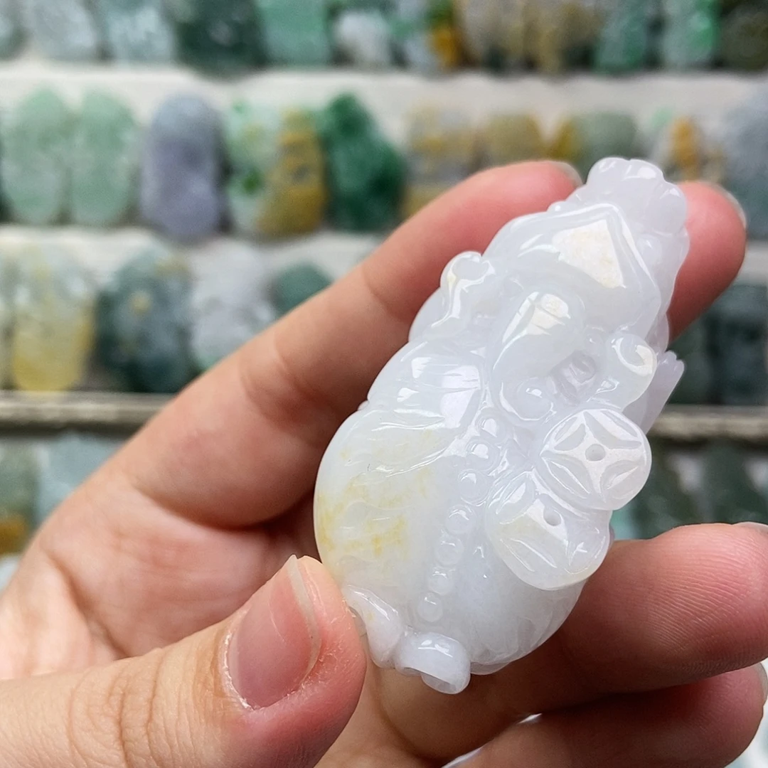 翡翠未镶嵌吊坠(赠链)