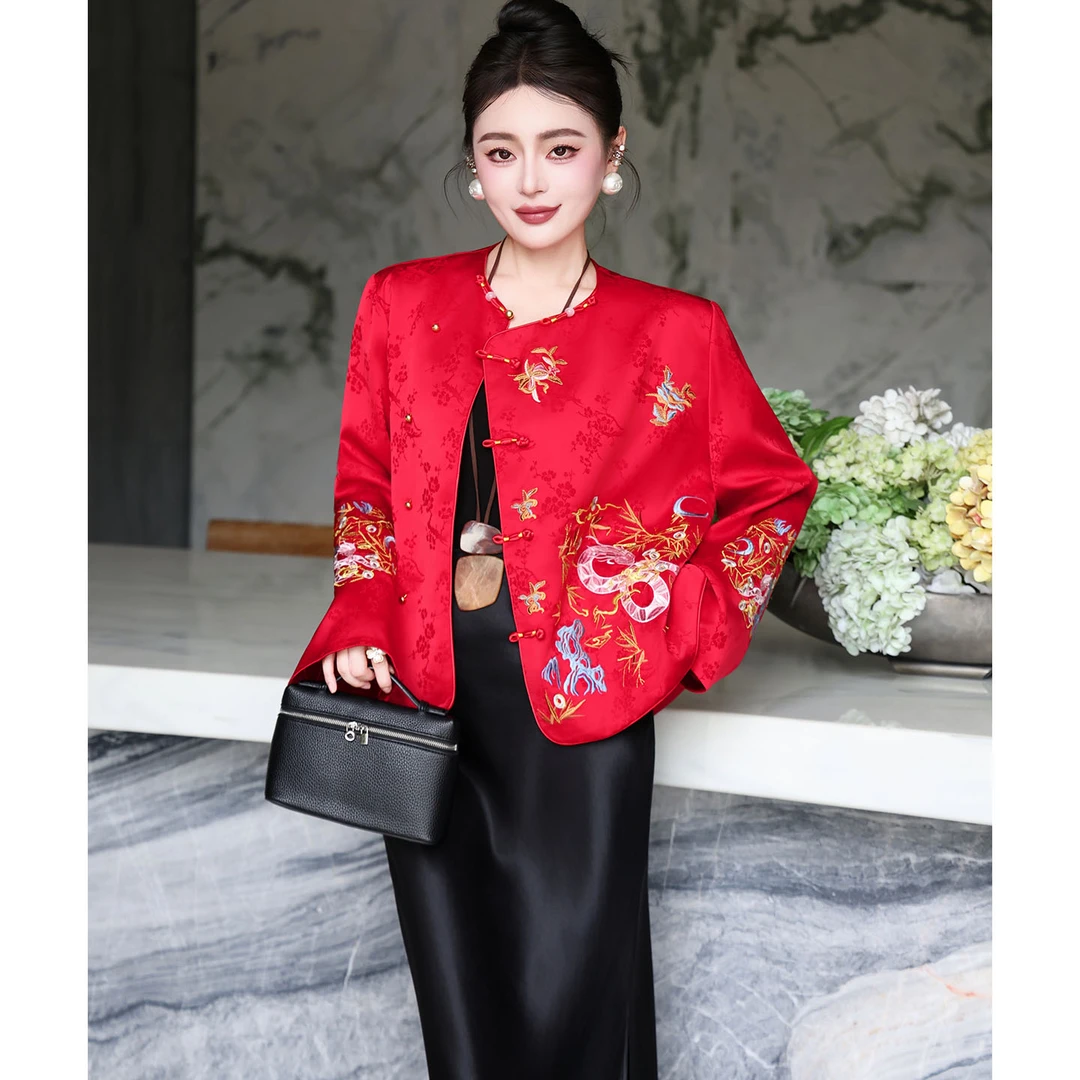 2025秋季复古中国风新中式高级龙纹刺绣红色圆领订珠开衫短外套女