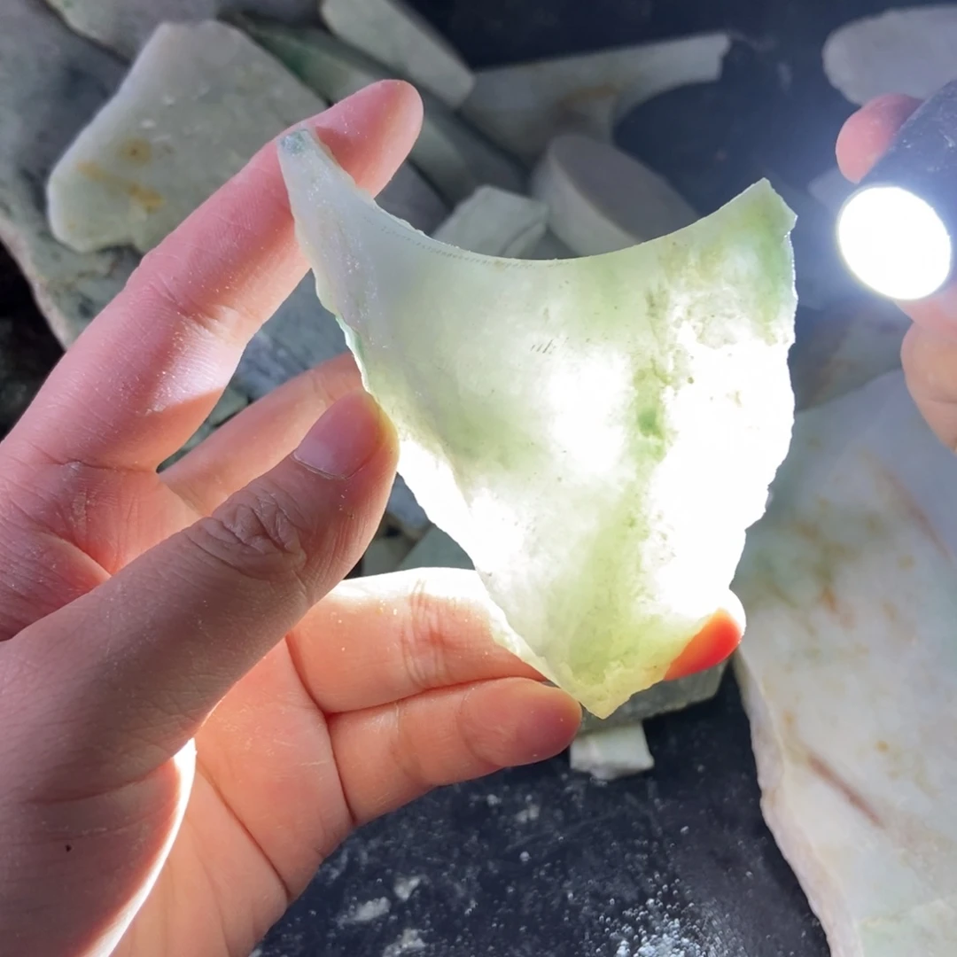 翡翠挂件未镶嵌天然翡翠