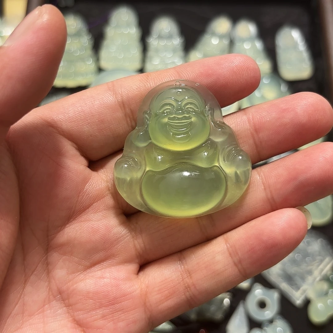 朝***拾蛇纹石玉未镶嵌颈饰