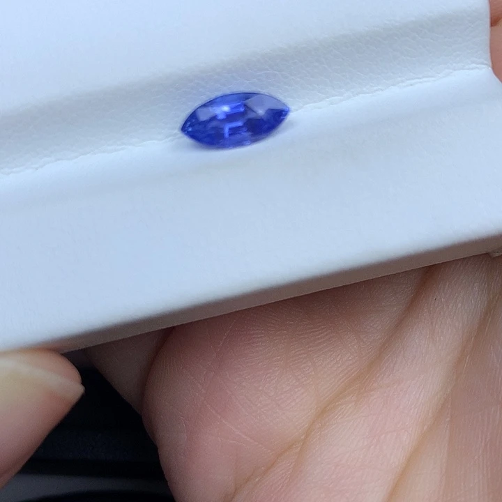 蓝宝石裸石1.58ct矢车菊蓝宝石