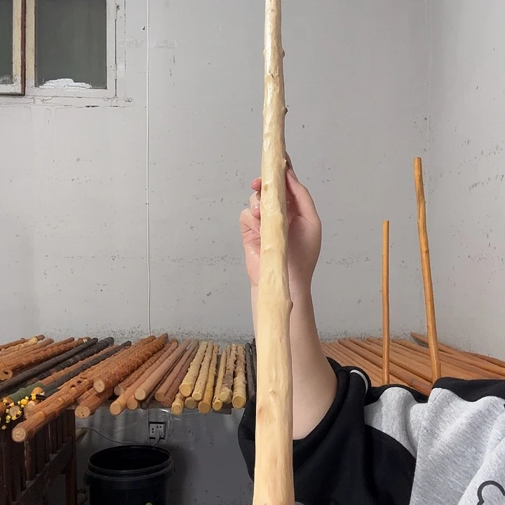 用***8秦岭石山红牛筋鞭杆有瑕