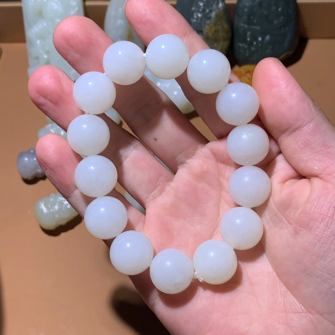 用***6和田玉（糖玉）未镶嵌挂件