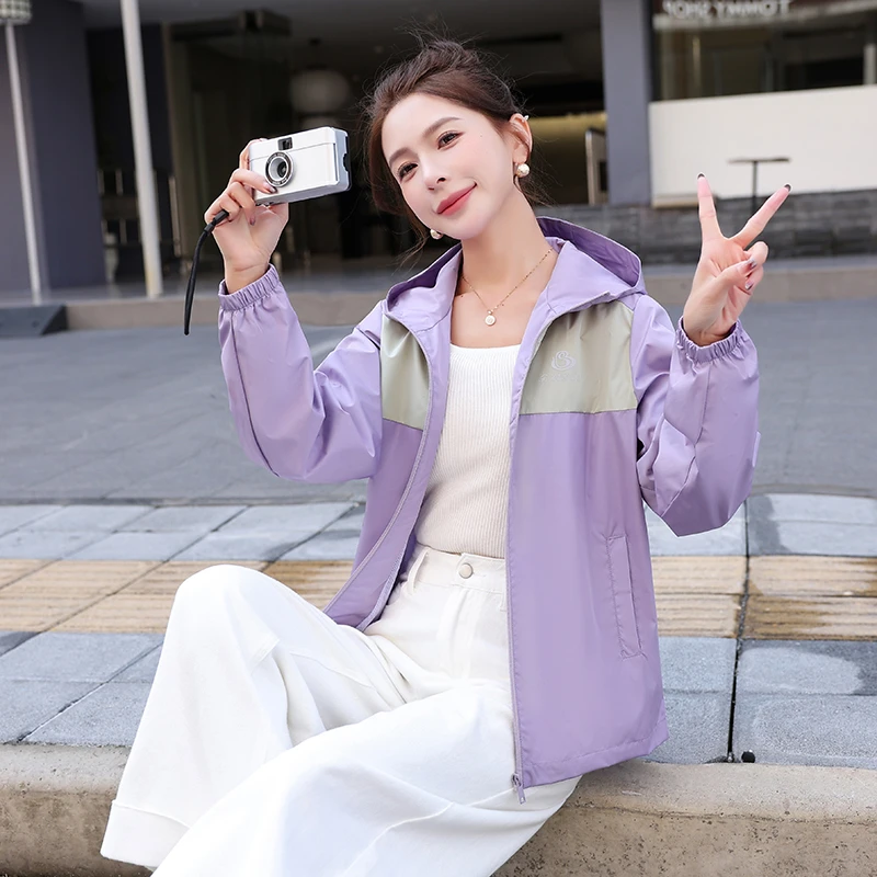 女装秋款爆款2025新款秋季上衣运动连帽外套秋装防水防风冲锋衣