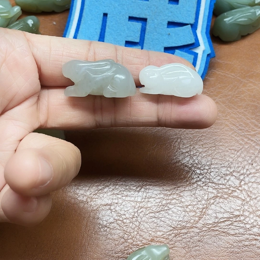 五***霞和田玉未镶嵌颈饰