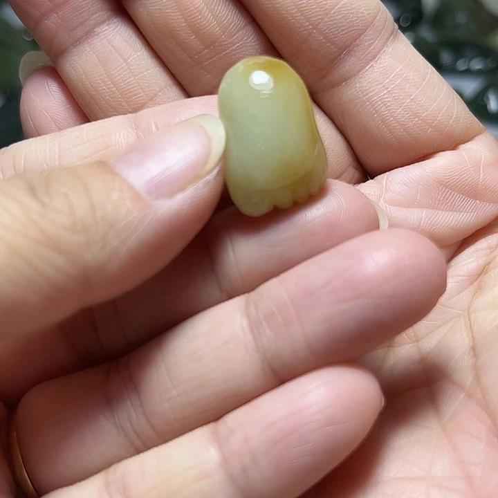 岫岩老玉（透闪石质玉）未镶嵌颈饰