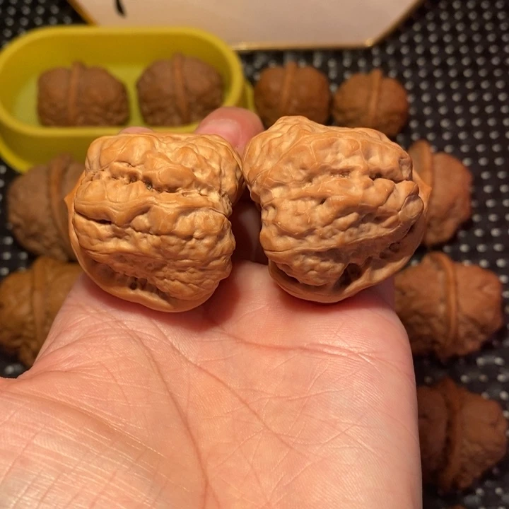 把件文玩核桃开背超大腿