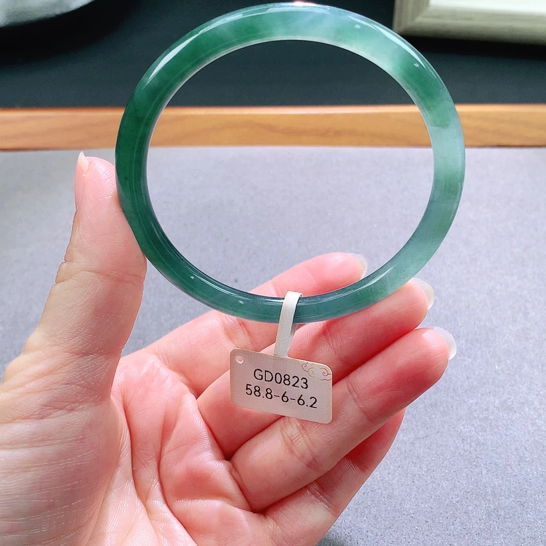 翡翠未镶嵌手镯天然翡翠手镯a货