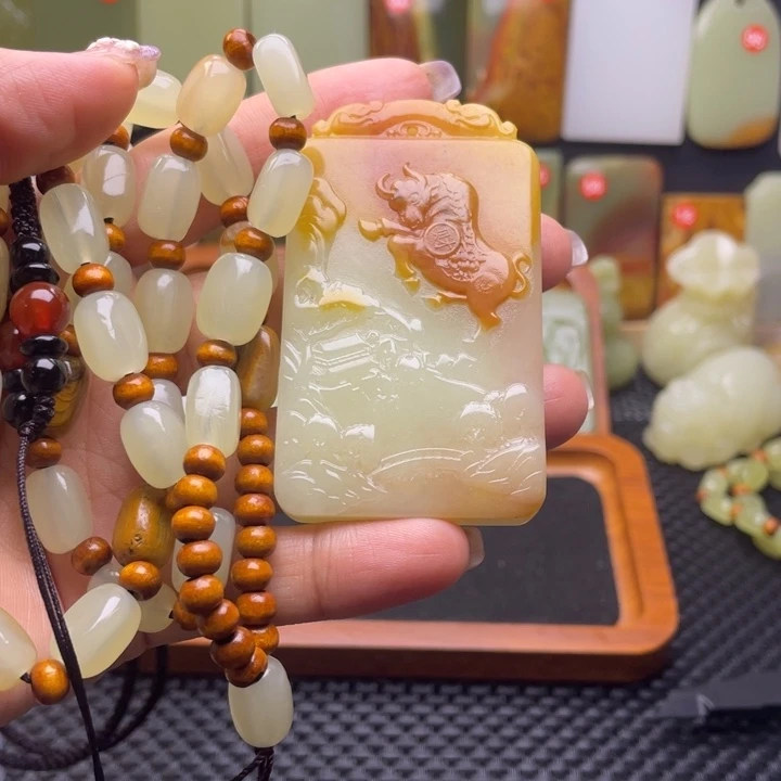 沉***生新疆昆仑山料生肖牛