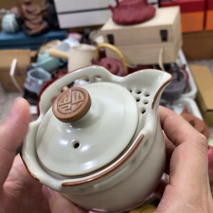 陶瓷艺术品及陶瓷壶