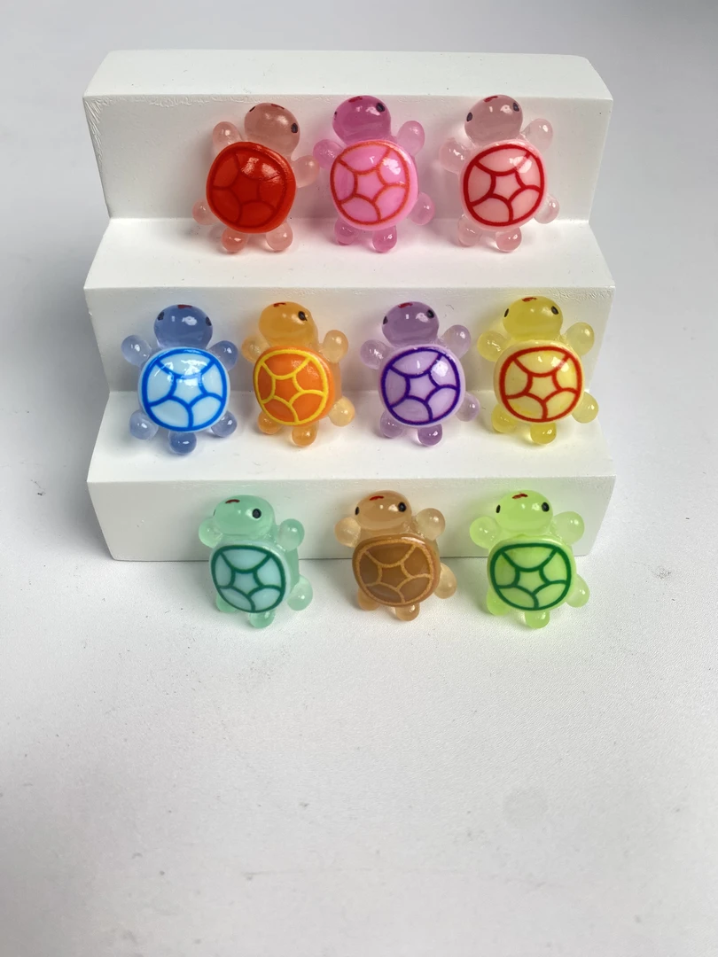 潮玩树脂摆件 2.1cm小鼻嘎乌龟 150个 打孔挂件鱼缸微景观