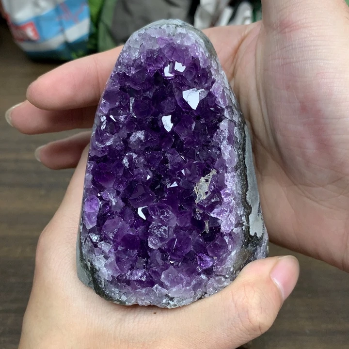 未镶嵌水晶大型摆件（非配饰）