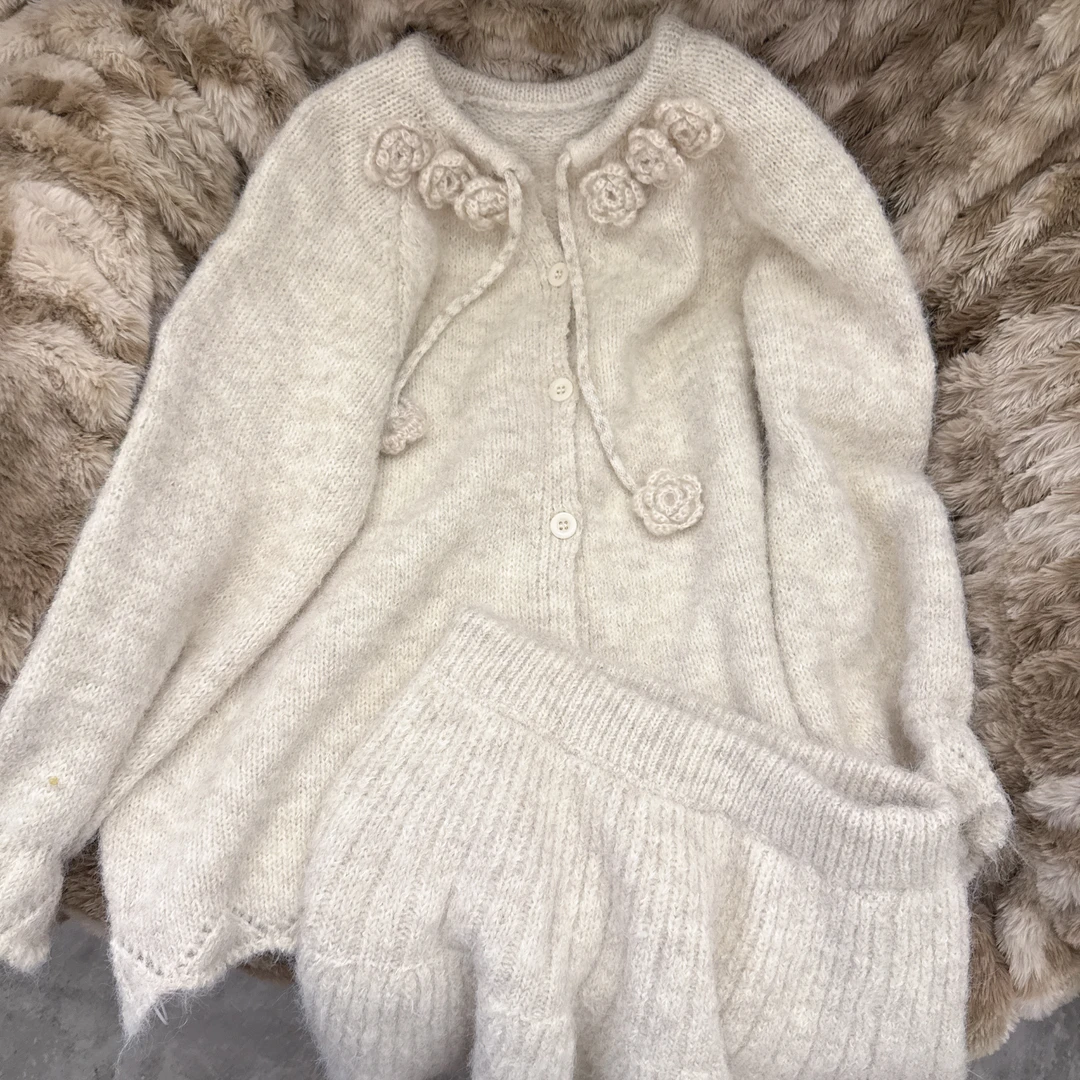 花朵慵懒风毛衫两件套 秋冬加厚冬季针织套装