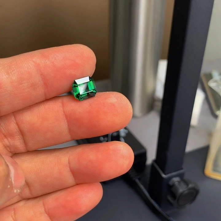 碧玺珠宝半成品未镶嵌明***?碧玺3.44克拉