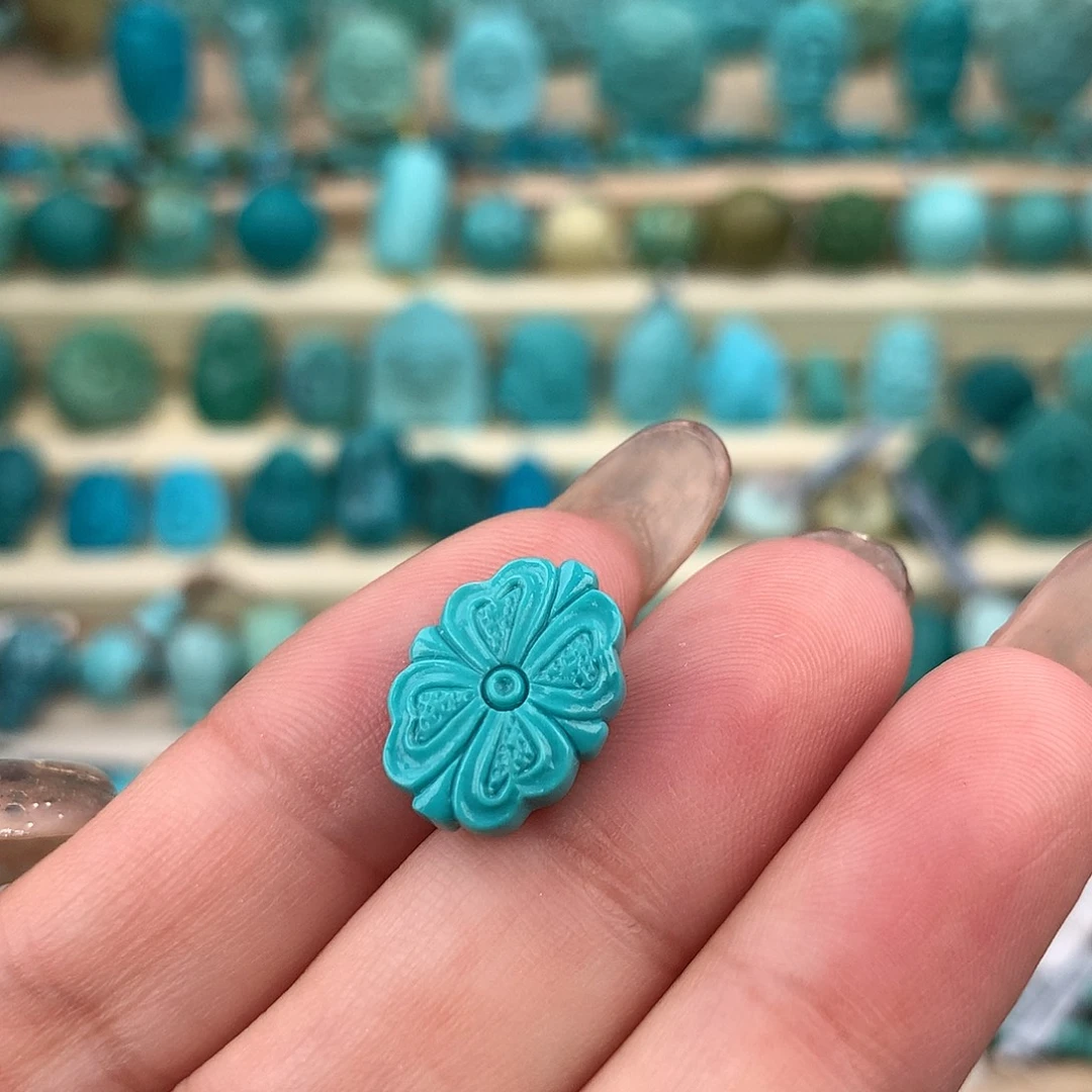 绿松石未镶嵌珠宝奇石