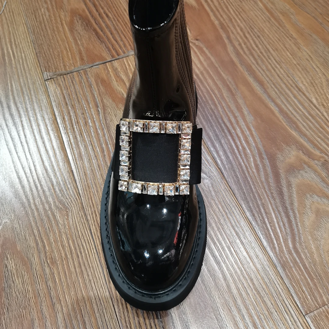 新款时尚短码鞋子