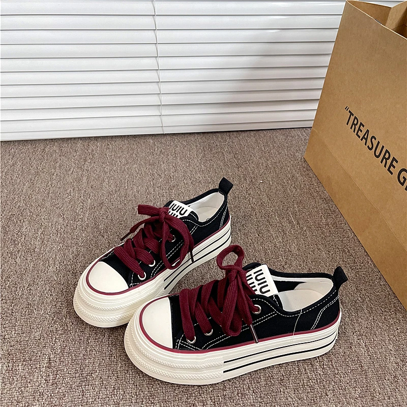 高级感厚底透气黑红帆布鞋女ins学生百搭小白鞋2025夏季新款板鞋
