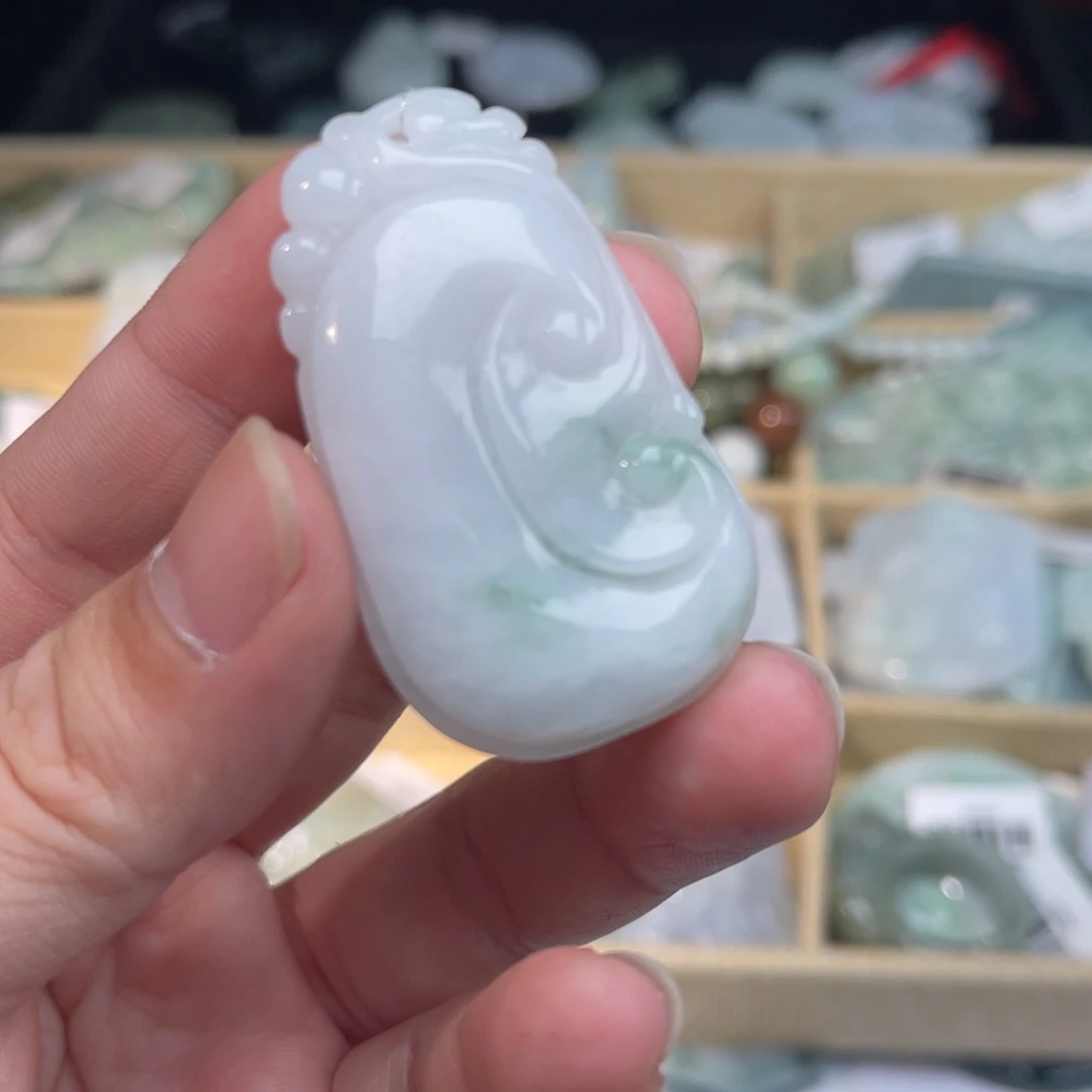 颈饰未镶嵌翡翠如意
