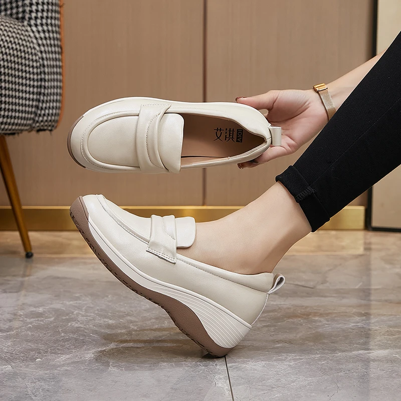 艾淇 新品春秋四季款舒适百搭真皮软底乐福鞋 一脚登圆头浅口女鞋