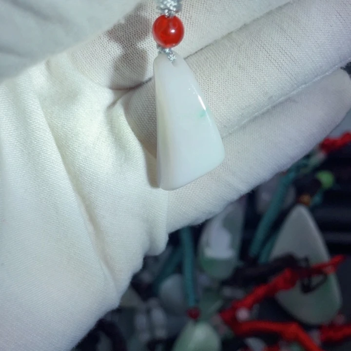 翡翠未镶嵌挂件片料